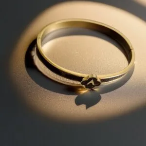 Anti tarnish bracelet for Women Sale